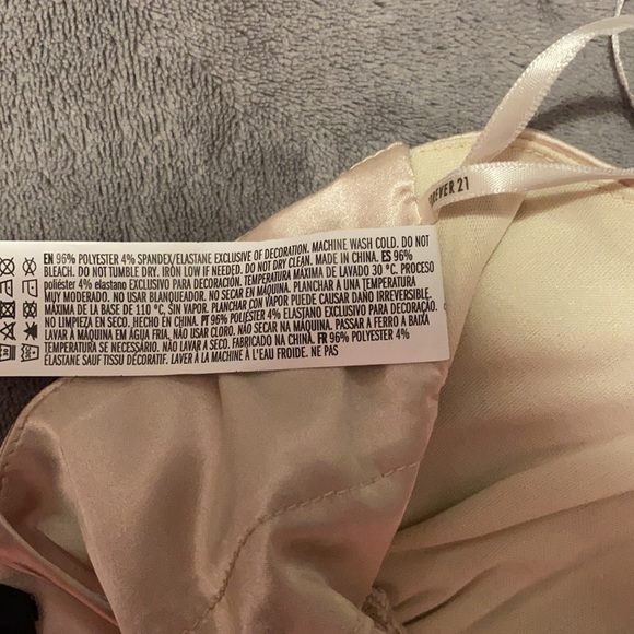 Cute top - Picture 3 of 5